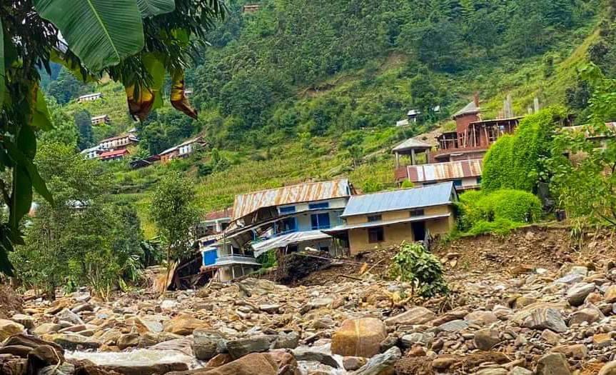 काभ्रेमा बाढिपहिरोमा  परी ६७जनाको मृत्यु, ८ अझै बेपत्ता