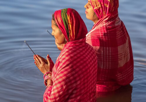 उदाउँदो सूर्यलाई अर्घ्य दिएसँगै सकियो छठ